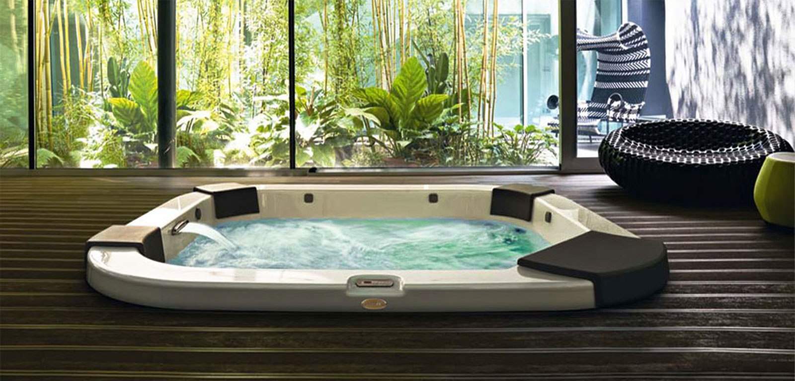 Гидромассажная ванна Jacuzzi Delos (рис.4) Гидромассажная ванна Jacuzzi Delos (рис.4)